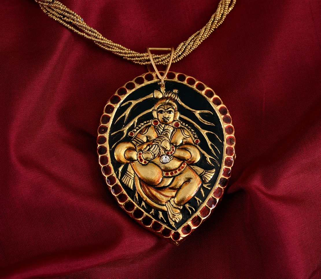 exquisite-tanjore-paintinglike-pendant-weavemaya-Bangalore-India-Maya-leaf-Krishna-red-border