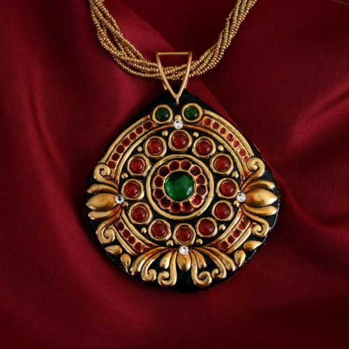 exquisite-tanjore-paintinglike-pendant-weavemaya-Bangalore-India-Maya-round-3-lotus