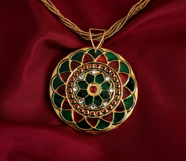 exquisite-tanjore-paintinglike-pendant-weavemaya-Bangalore-India-Maya-round-flower