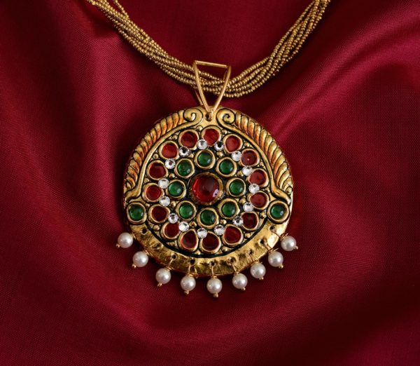 exquisite-tanjore-paintinglike-pendant-weavemaya-Bangalore-India-Maya-round-green-red-pearldrops